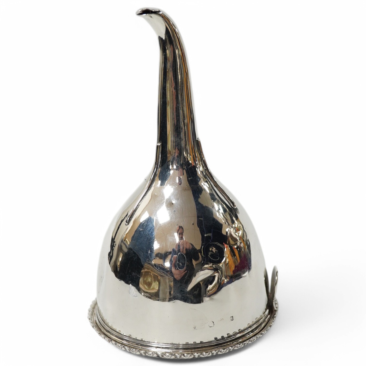 A Georgian silver wine funnel, marks rubbed, 13.3cm, 4.4oz. Condition - poor